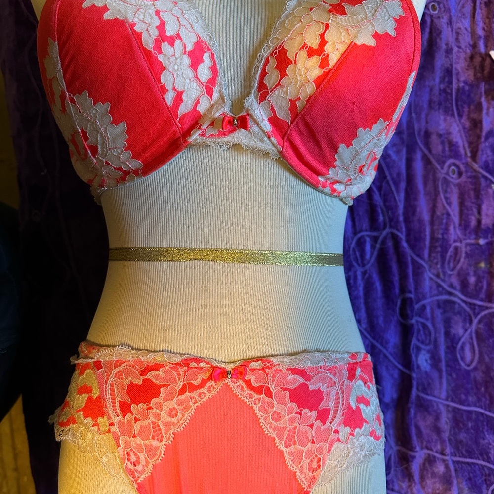 Elegant Lace Trimmed Intimate Set in Red